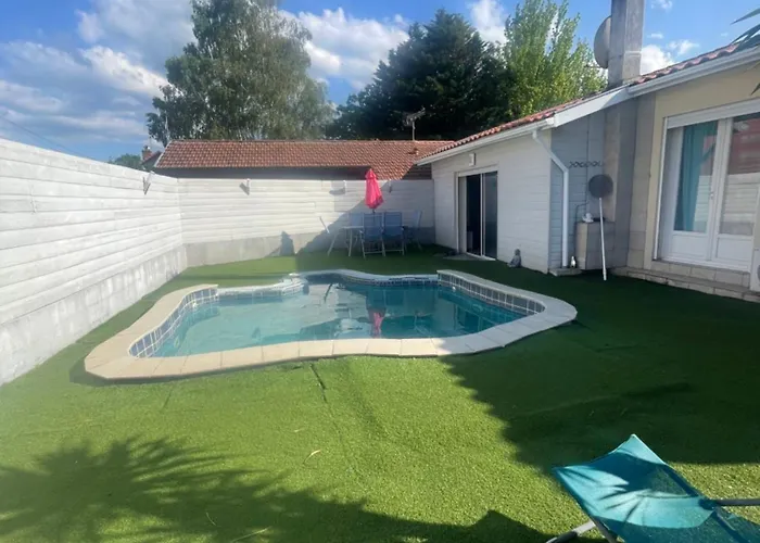 Holiday home Maison Familiale Avec Piscine